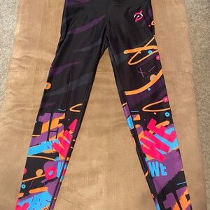 PELOTON WOMEN’S WITH LEGGINGS SIZE MEDIUM